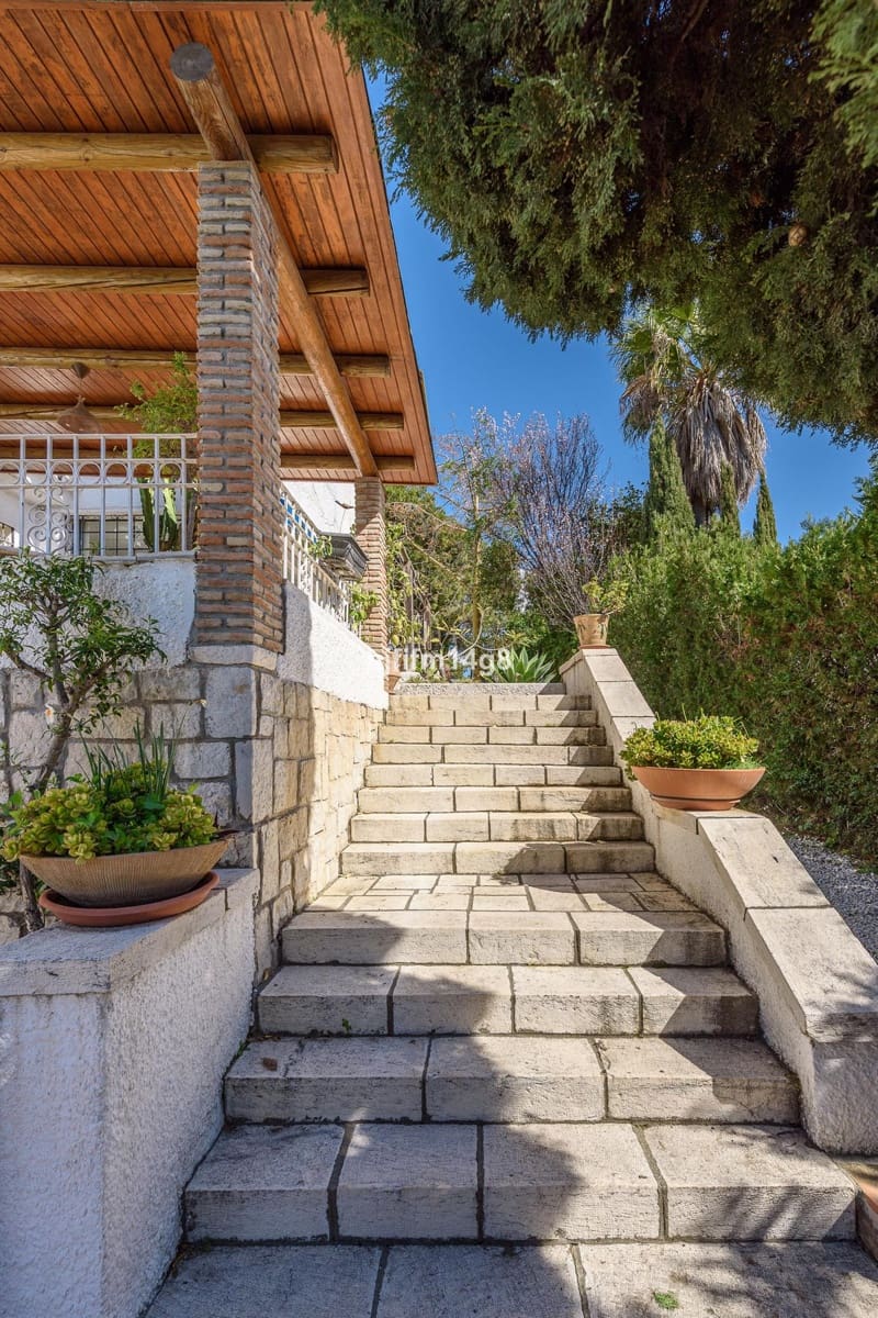 5 soveværelse Villa til salg i Nueva Andalucia - € 1.695.000 (Ref: 9080949)