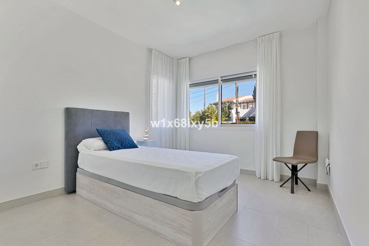 6 bedroom Villa for sale in San Pedro de Alcantara - € 1,990,000 (Ref: 9080951)