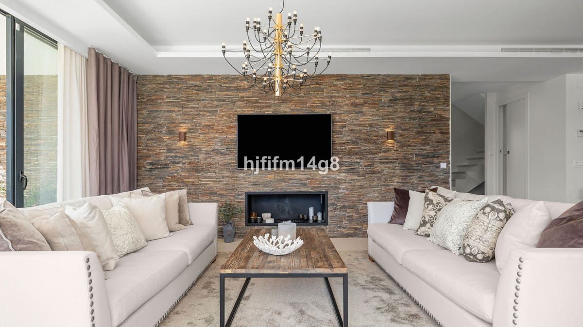 5 bedroom Villa for sale in San Pedro de Alcantara - € 2,590,000 (Ref: 9081101)