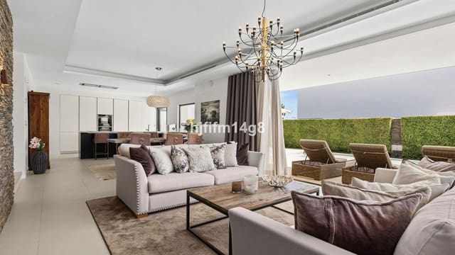 Chalet de 5 habitaciones en San Pedro de Alcantara, Marbella en venta - 2.590.000 € (Ref: 9081101)