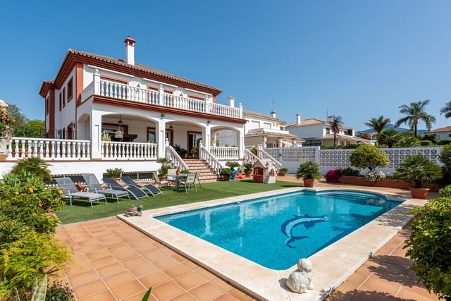 6 sypialnia Willa na sprzedaż w San Pedro de Alcantara, Marbella z garażem - 2 750 000 € (Ref: 9081102)