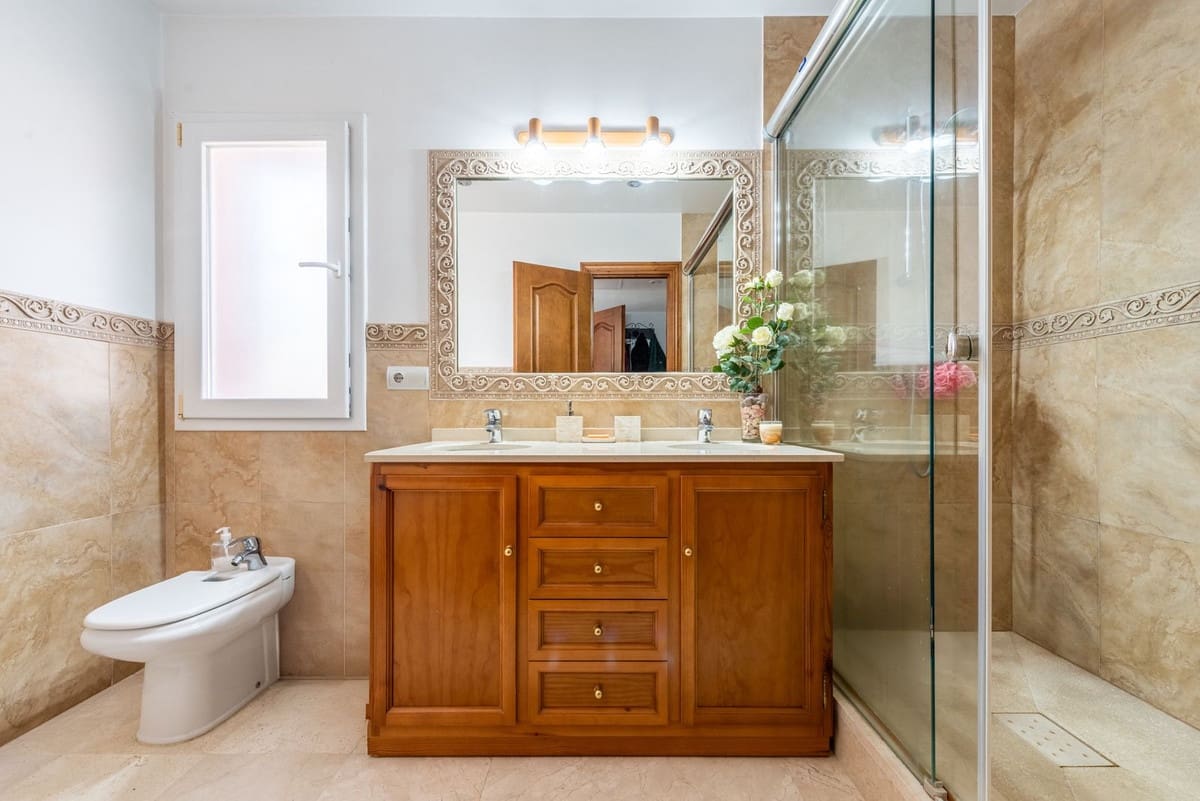 6 Zimmer Villa zu verkaufen in San Pedro de Alcantara mit Garage - 2.750.000 € (Ref: 9081102)