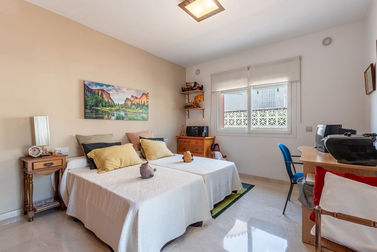 6 Zimmer Villa zu verkaufen in San Pedro de Alcantara mit Garage - 2.750.000 € (Ref: 9081102)