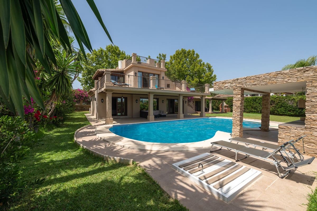 4 bedroom Villa for sale in Golden Mile with garage - € 2,700,000 (Ref: 9081105)