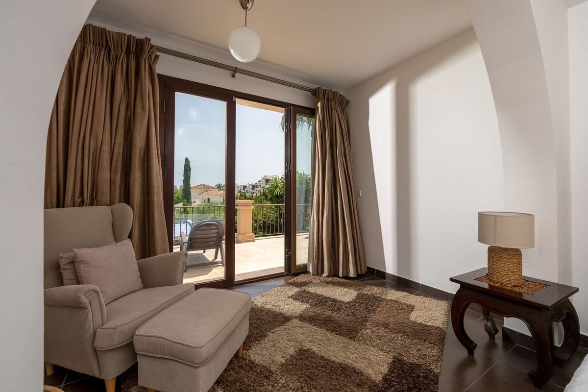 4 bedroom Villa for sale in Golden Mile with garage - € 2,875,000 (Ref: 9081105)