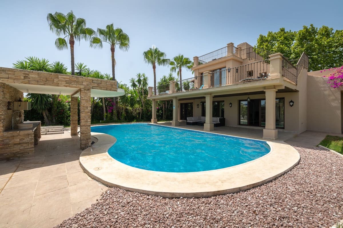 4 bedroom Villa for sale in Golden Mile with garage - € 2,875,000 (Ref: 9081105)