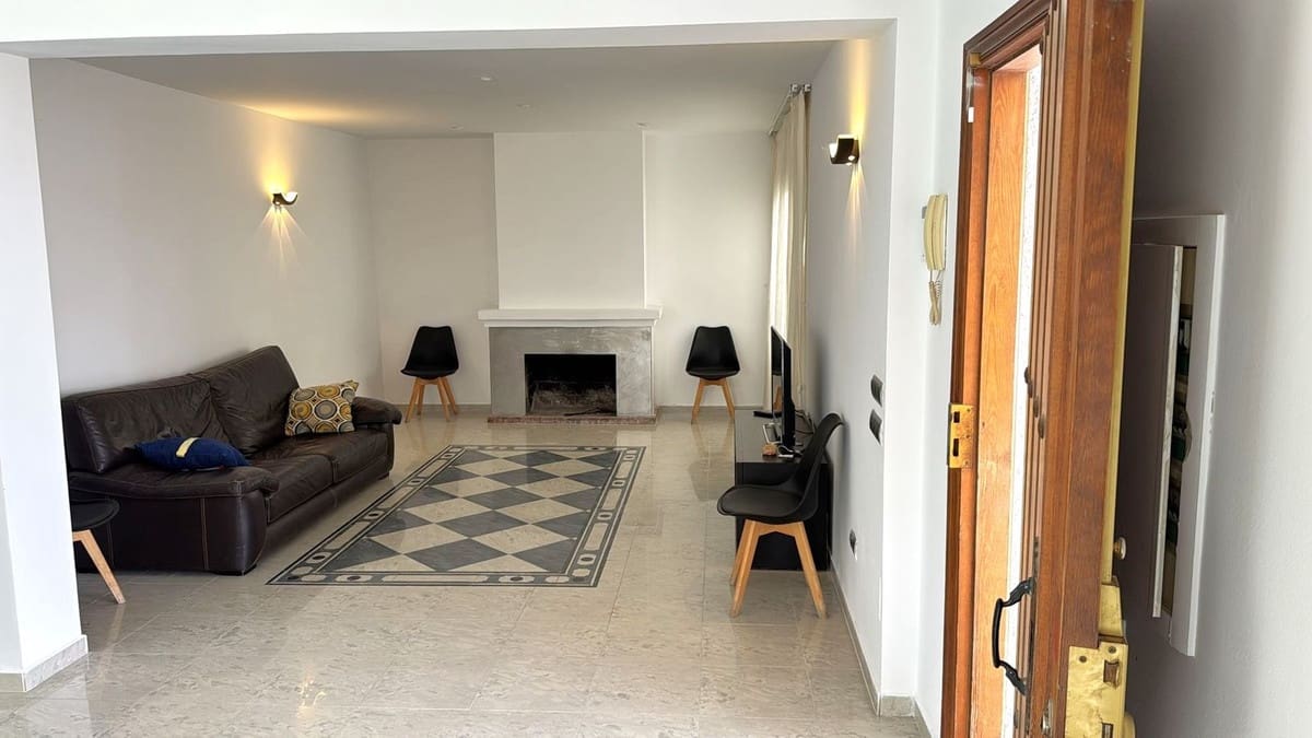 3 bedroom Villa for sale in Estepona - € 789,000 (Ref: 9082791)