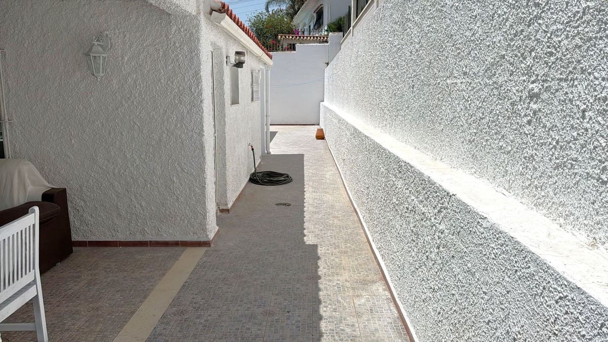 3 bedroom Villa for sale in Estepona - € 789,000 (Ref: 9082791)