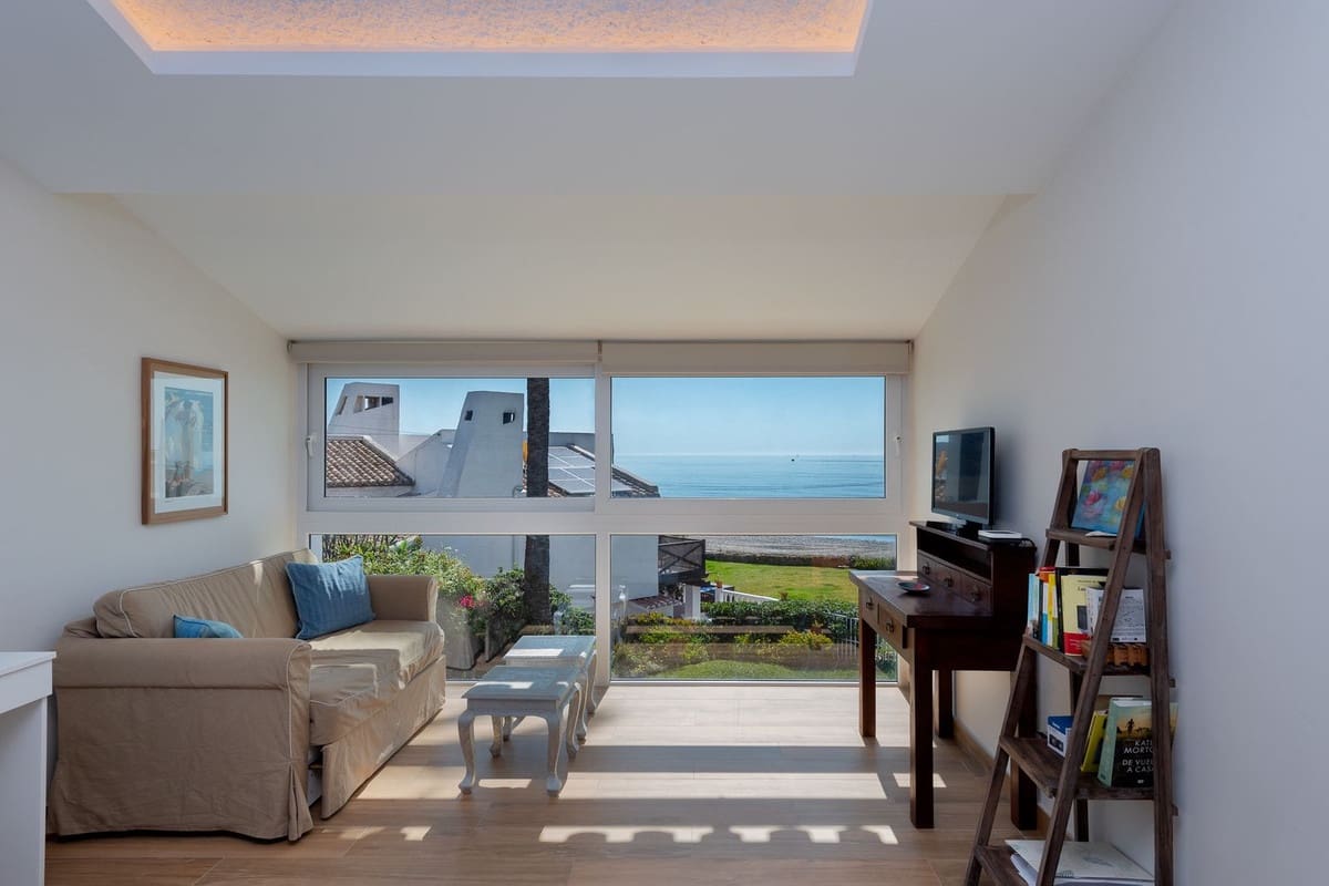 Casa de 4 habitaciones en Estepona en venta - 1.499.000 € (Ref: 9082792)