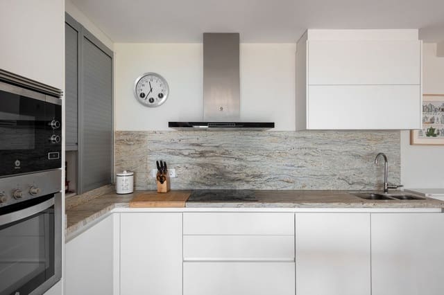 Casa de 4 habitaciones en Estepona en venta - 1.499.000 € (Ref: 9082792)