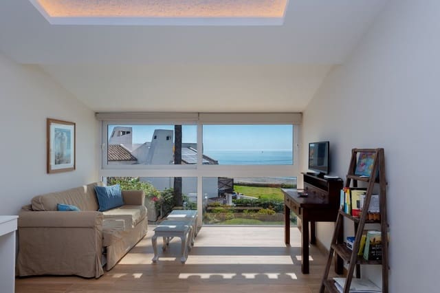 Casa de 4 habitaciones en Estepona en venta - 1.499.000 € (Ref: 9082792)