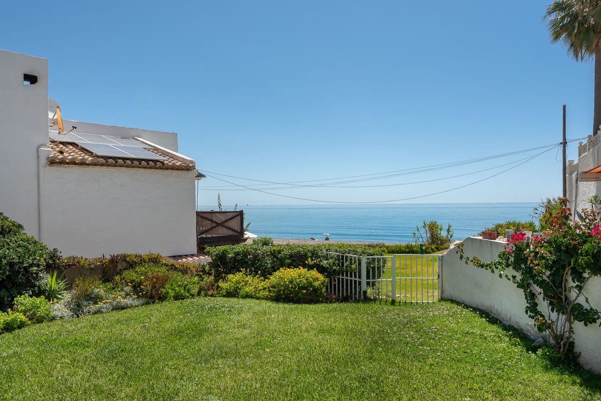 Casa de 4 habitaciones en Estepona en venta - 1.499.000 € (Ref: 9082792)