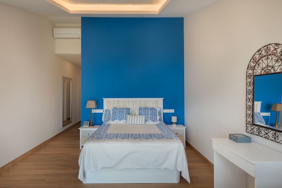 Casa de 4 habitaciones en Estepona en venta - 1.499.000 € (Ref: 9082792)