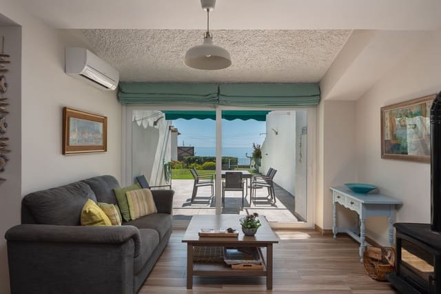 Casa de 4 habitaciones en Estepona en venta - 1.499.000 € (Ref: 9082792)