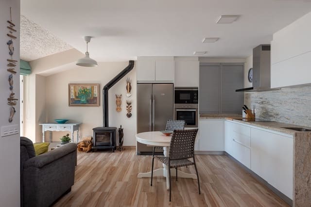 Casa de 4 habitaciones en Estepona en venta - 1.499.000 € (Ref: 9082792)