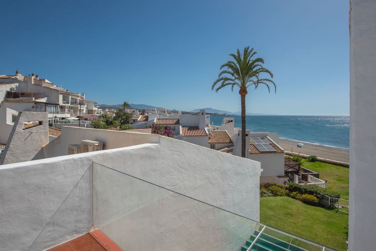 Casa de 4 habitaciones en Estepona en venta - 1.499.000 € (Ref: 9082792)