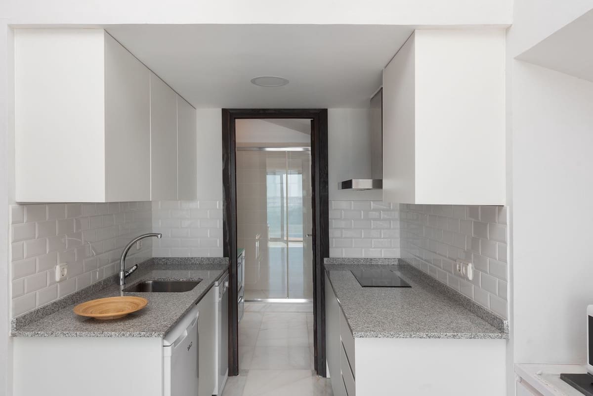 Casa de 4 habitaciones en Estepona en venta - 1.499.000 € (Ref: 9082792)