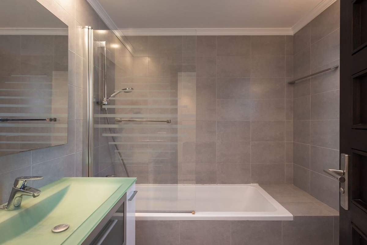 Casa de 4 habitaciones en Estepona en venta - 1.499.000 € (Ref: 9082792)