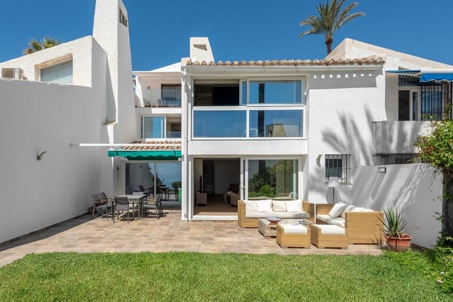 Casa de 4 habitaciones en Estepona en venta - 1.499.000 € (Ref: 9082792)