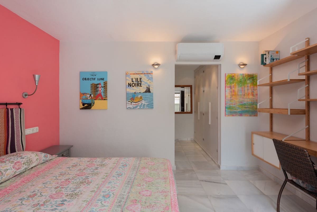 Casa de 4 habitaciones en Estepona en venta - 1.499.000 € (Ref: 9082792)