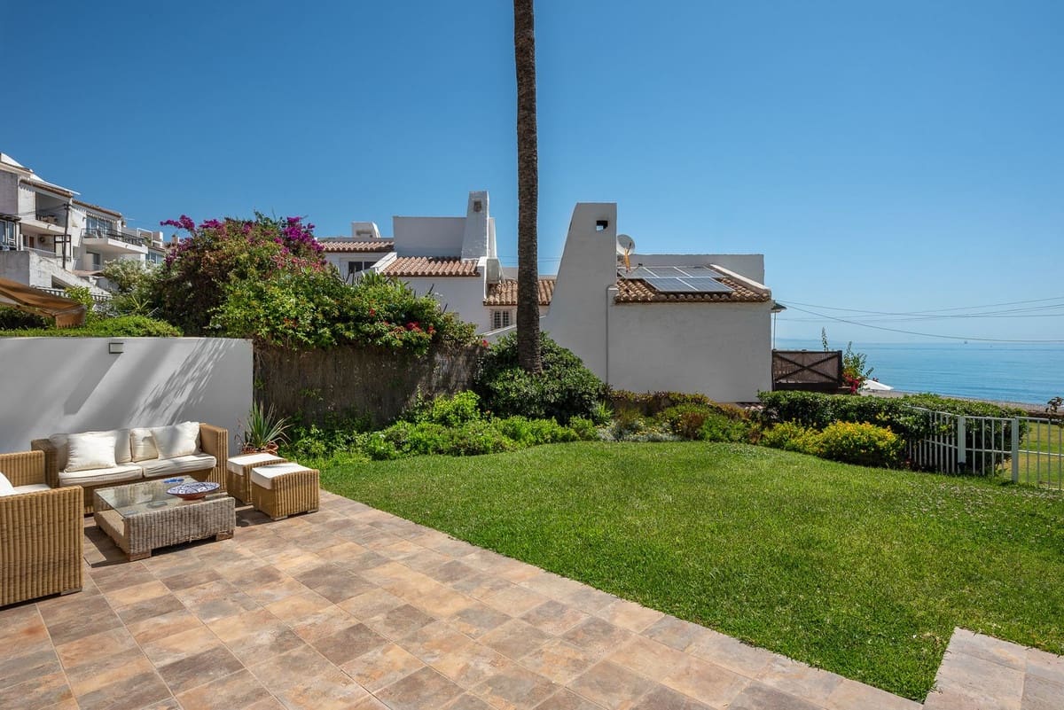 Casa de 4 habitaciones en Estepona en venta - 1.499.000 € (Ref: 9082792)