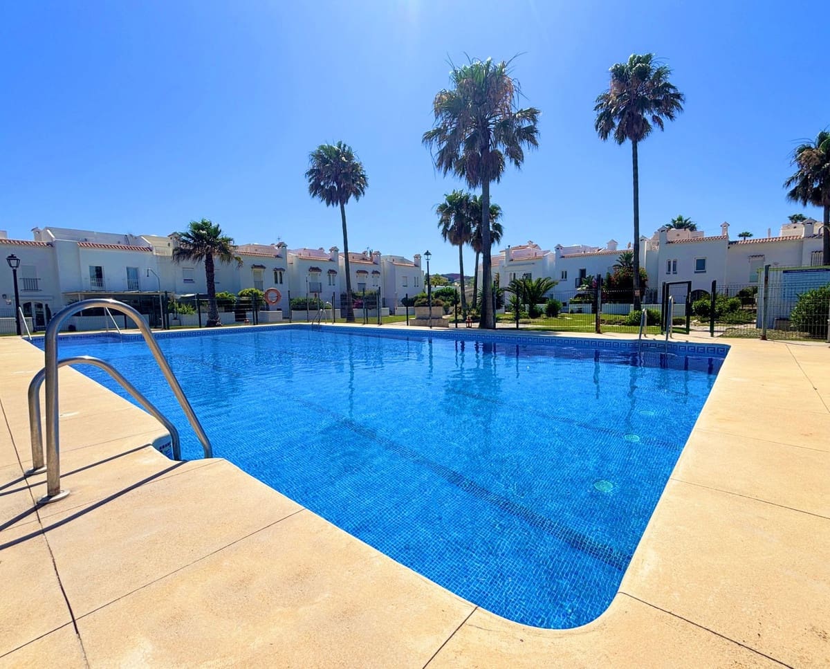 3 bedroom Townhouse for sale in Bahia de Casares - € 650,000 (Ref: 9088240)