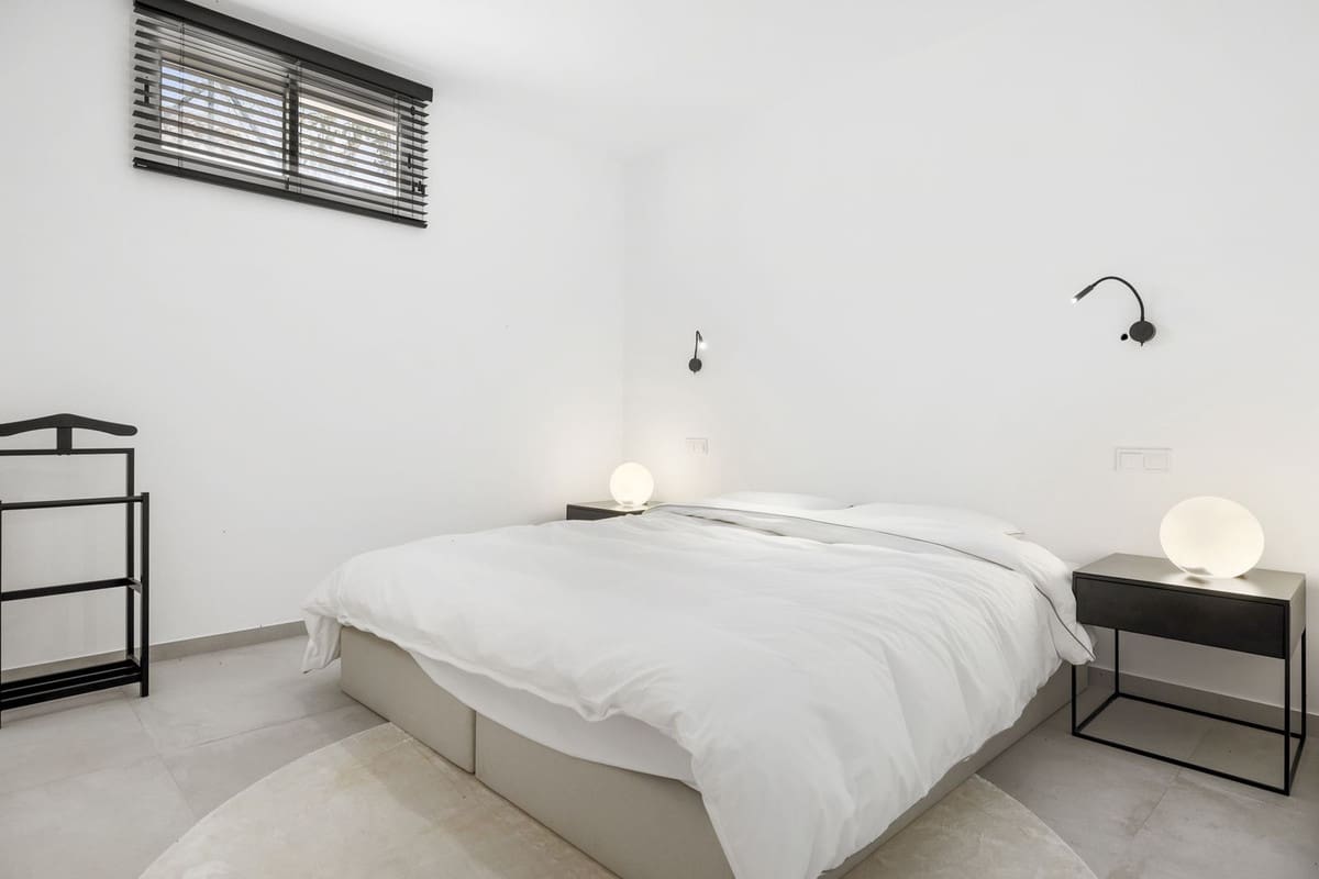 4 bedroom Villa for sale in Bahia de Casares with garage - € 1,750,000 (Ref: 9088241)