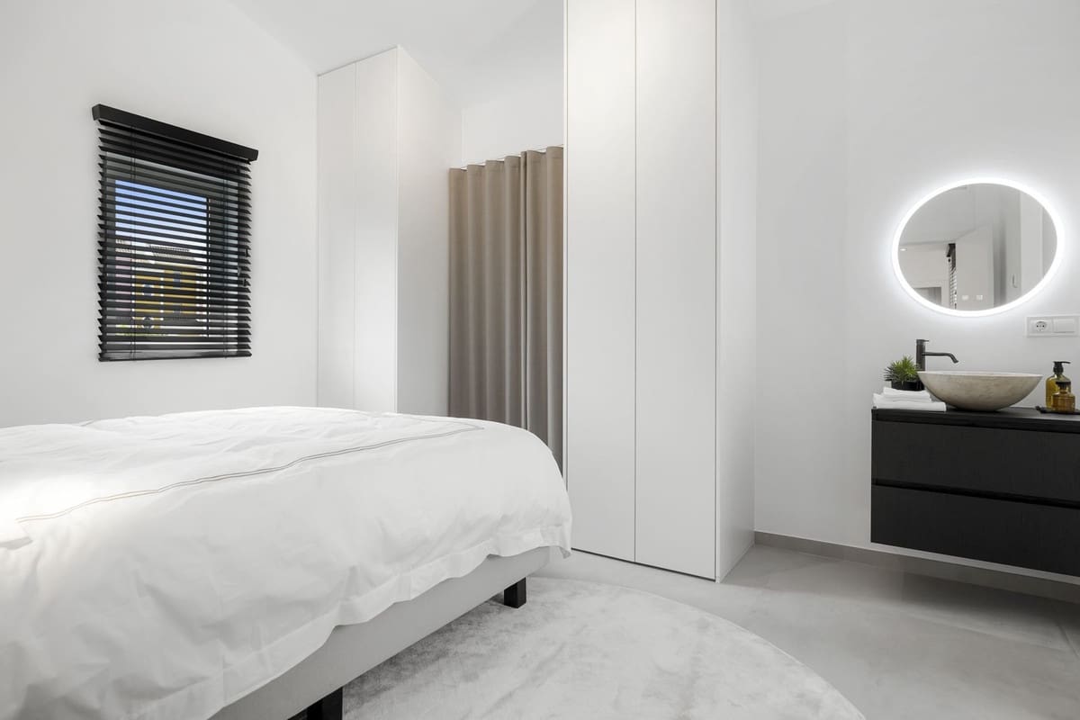 4 bedroom Villa for sale in Bahia de Casares with garage - € 1,750,000 (Ref: 9088241)