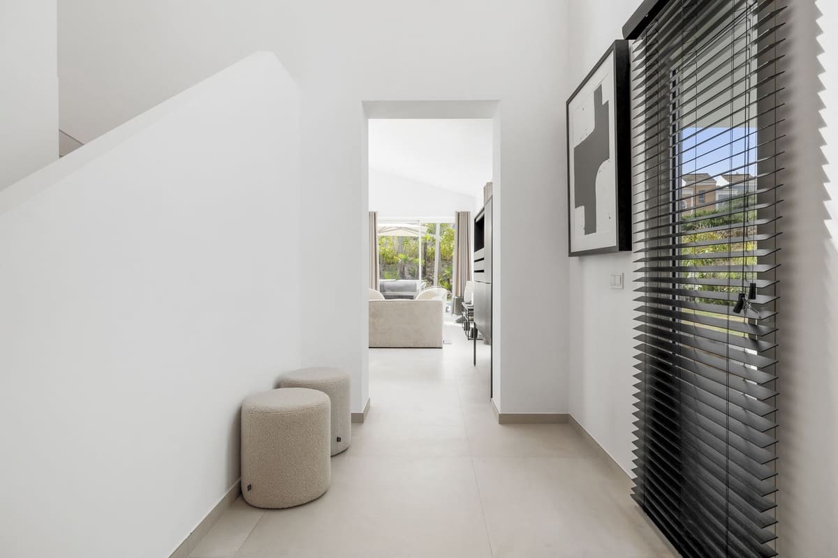 4 bedroom Villa for sale in Bahia de Casares with garage - € 1,750,000 (Ref: 9088241)