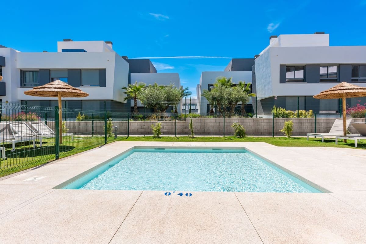 Apartamento de 2 habitaciones en New Golden Mile en venta - 585.000 € (Ref: 9088242)