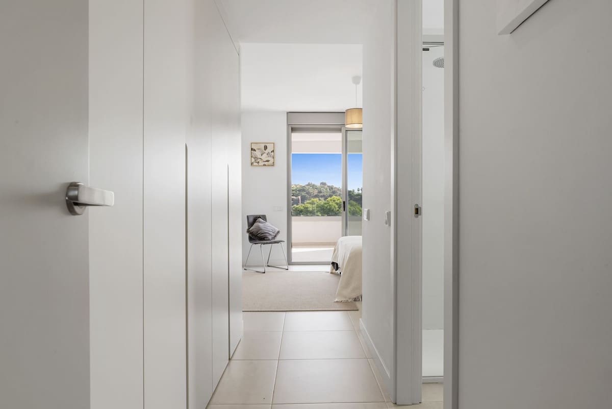 Apartamento de 2 habitaciones en New Golden Mile en venta - 585.000 € (Ref: 9088242)