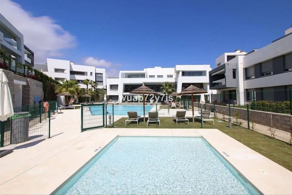 2 bedroom Apartment for sale in Estepona - € 515,000 (Ref: 9099449)