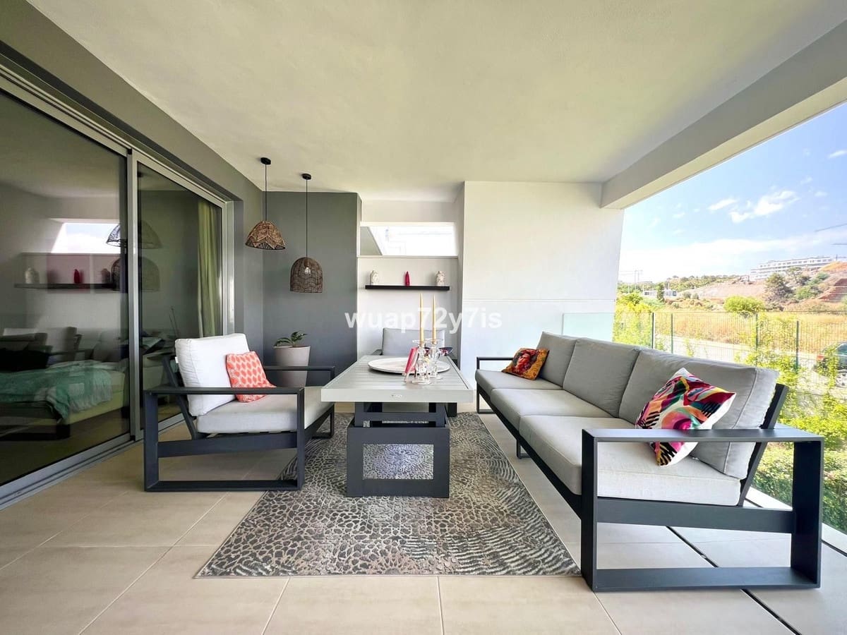 2 bedroom Apartment for sale in Estepona - € 515,000 (Ref: 9099449)