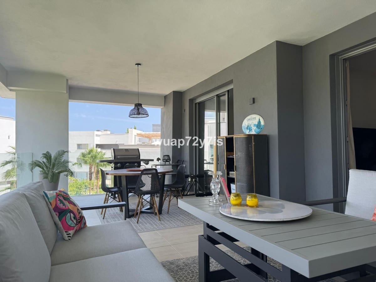 2 bedroom Apartment for sale in Estepona - € 515,000 (Ref: 9099449)