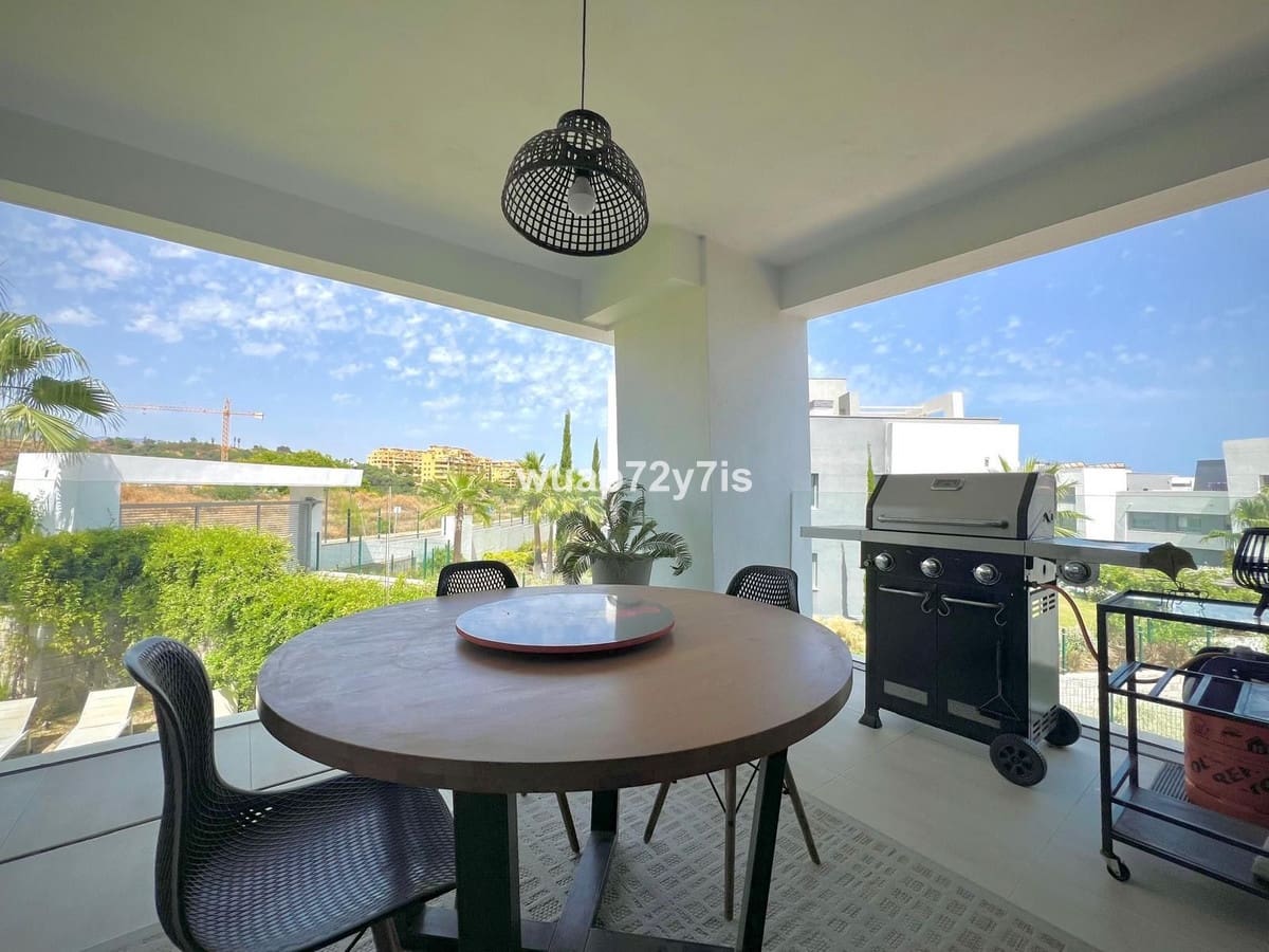 2 bedroom Apartment for sale in Estepona - € 515,000 (Ref: 9099449)