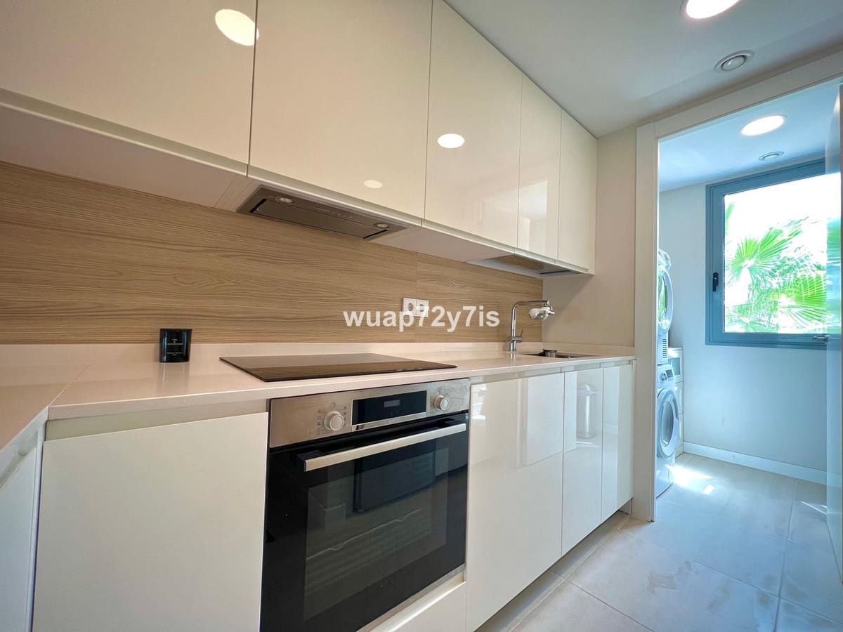 2 bedroom Apartment for sale in Estepona - € 515,000 (Ref: 9099449)