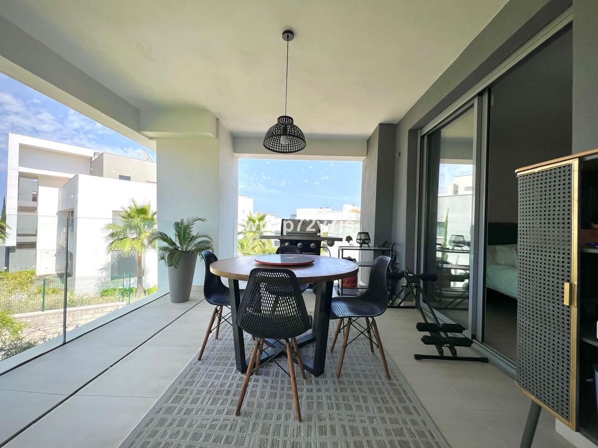 2 bedroom Apartment for sale in Estepona - € 515,000 (Ref: 9099449)