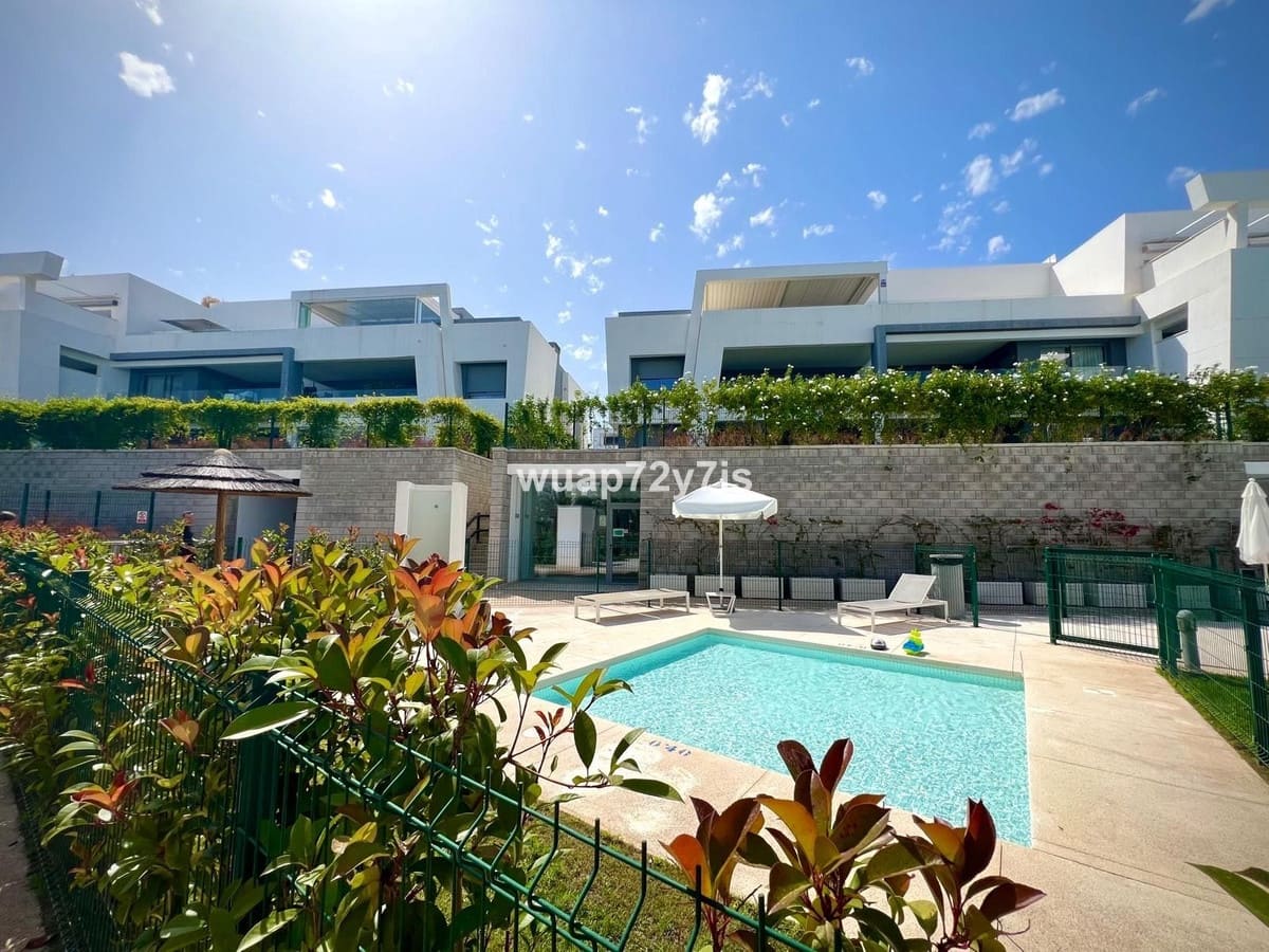 2 bedroom Apartment for sale in Estepona - € 515,000 (Ref: 9099449)