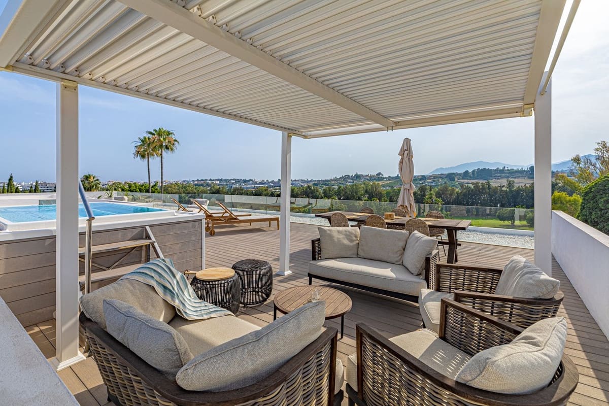 6 bedroom Villa for sale in Nueva Andalucia with garage - € 3,995,000 (Ref: 9099450)