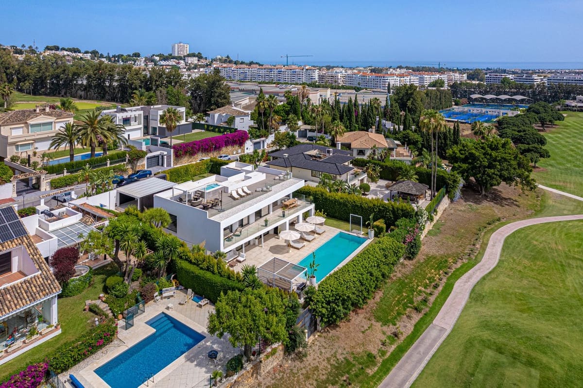 6 bedroom Villa for sale in Nueva Andalucia with garage - € 3,995,000 (Ref: 9099450)