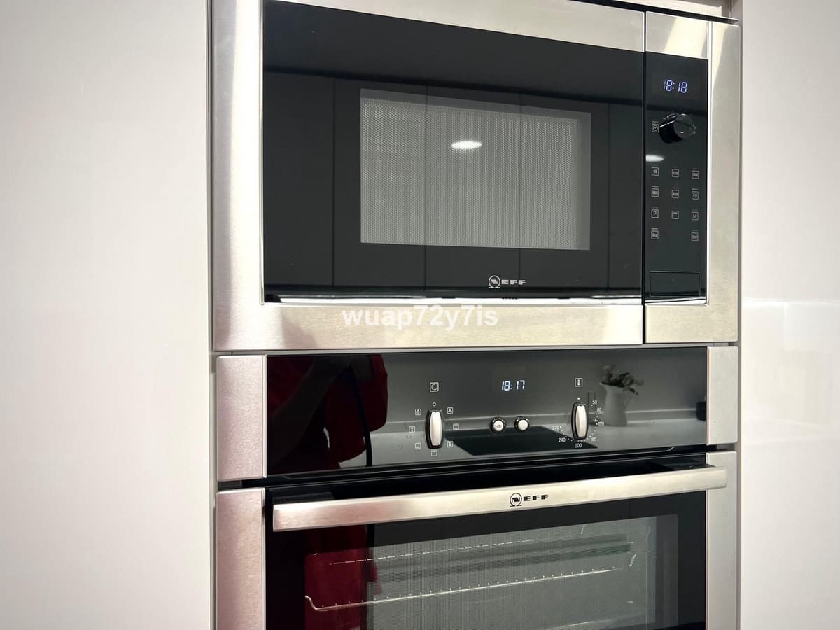 3 bedroom Apartment for sale in Estepona - € 860,000 (Ref: 9099451)