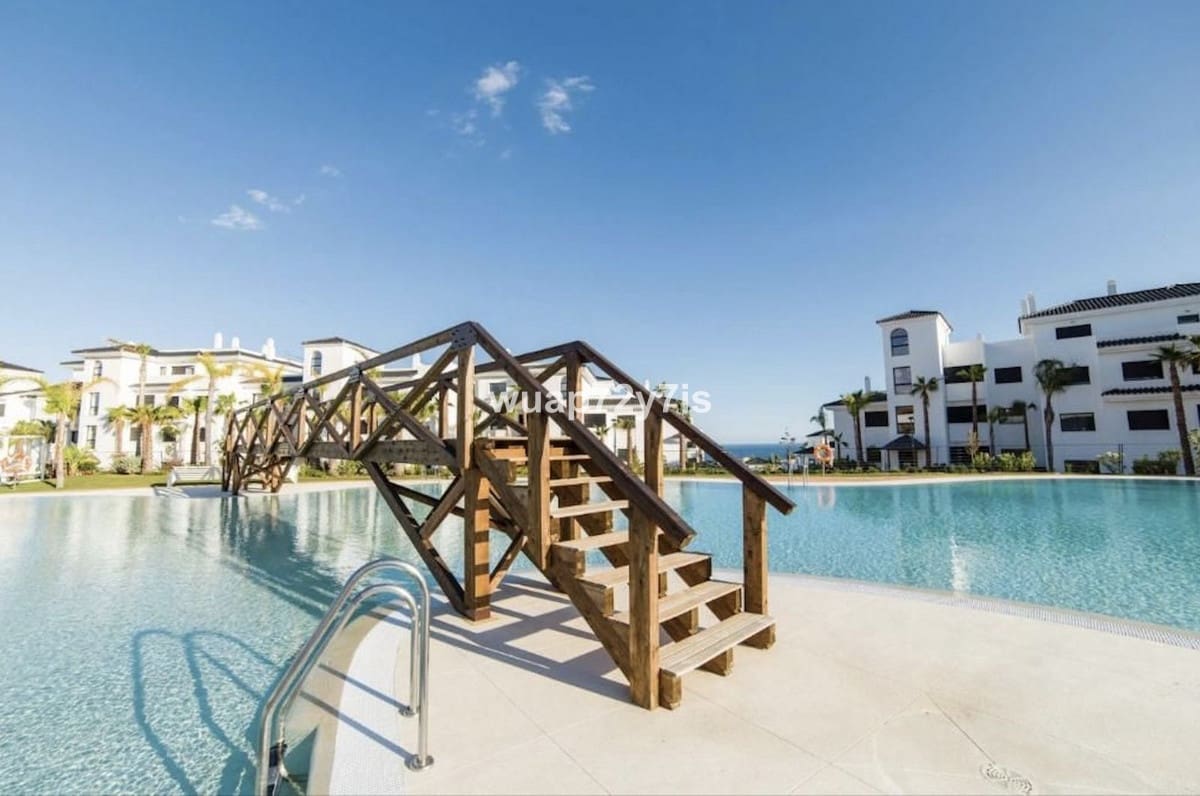 3 bedroom Apartment for sale in Estepona - € 860,000 (Ref: 9099451)