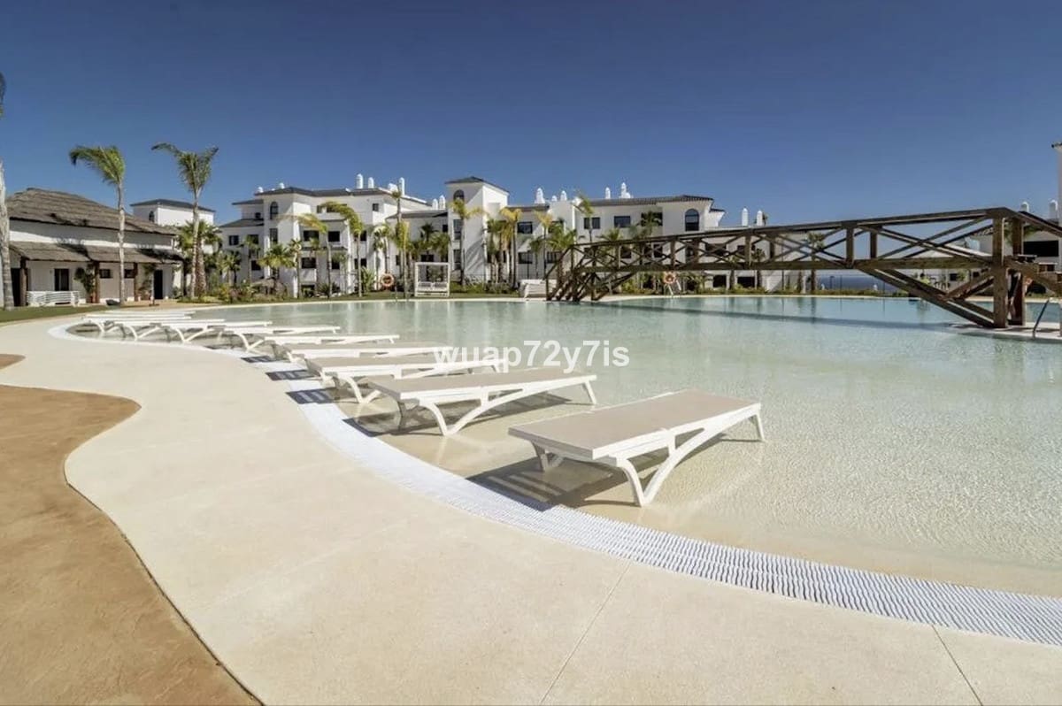 3 bedroom Apartment for sale in Estepona - € 860,000 (Ref: 9099451)