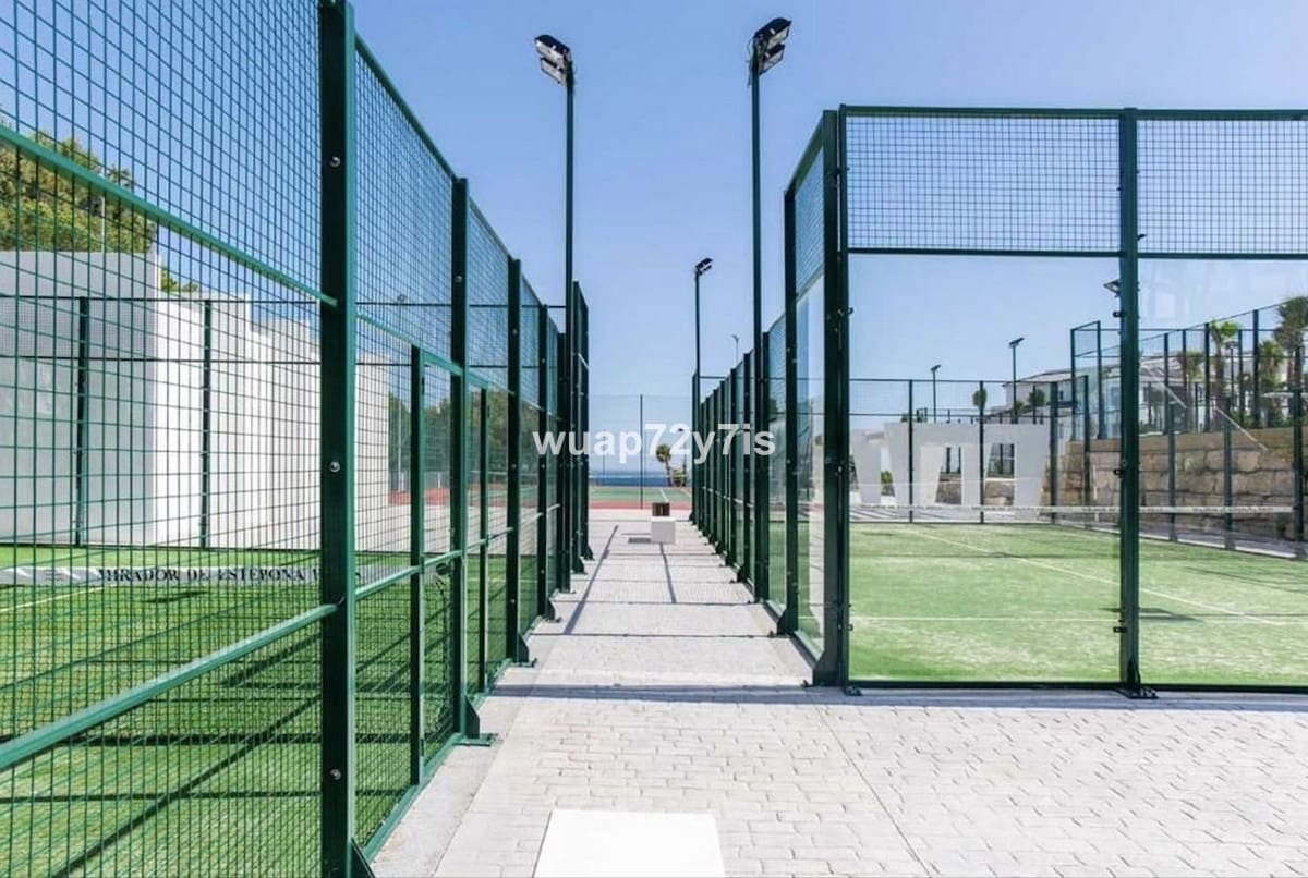 3 bedroom Apartment for sale in Estepona - € 860,000 (Ref: 9099451)