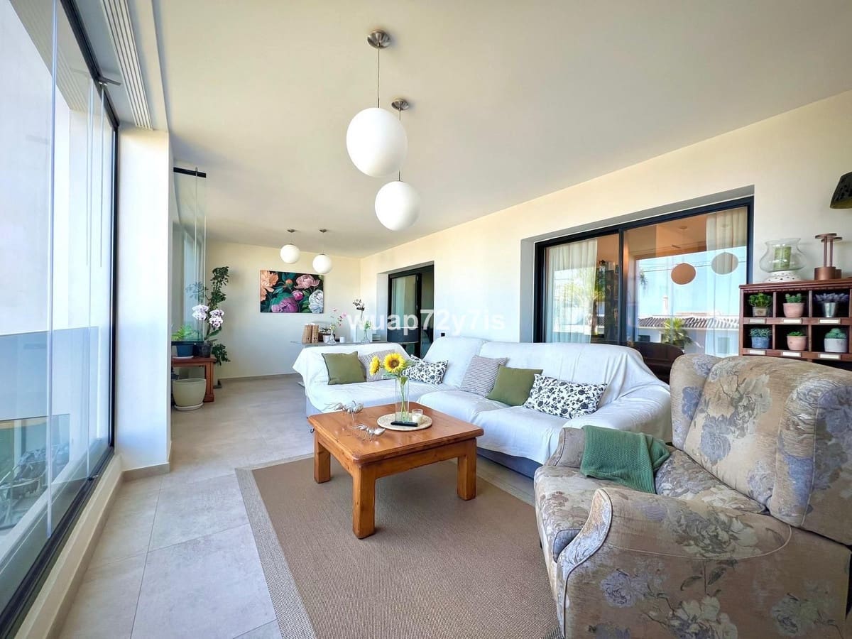 3 bedroom Apartment for sale in Estepona - € 860,000 (Ref: 9099451)