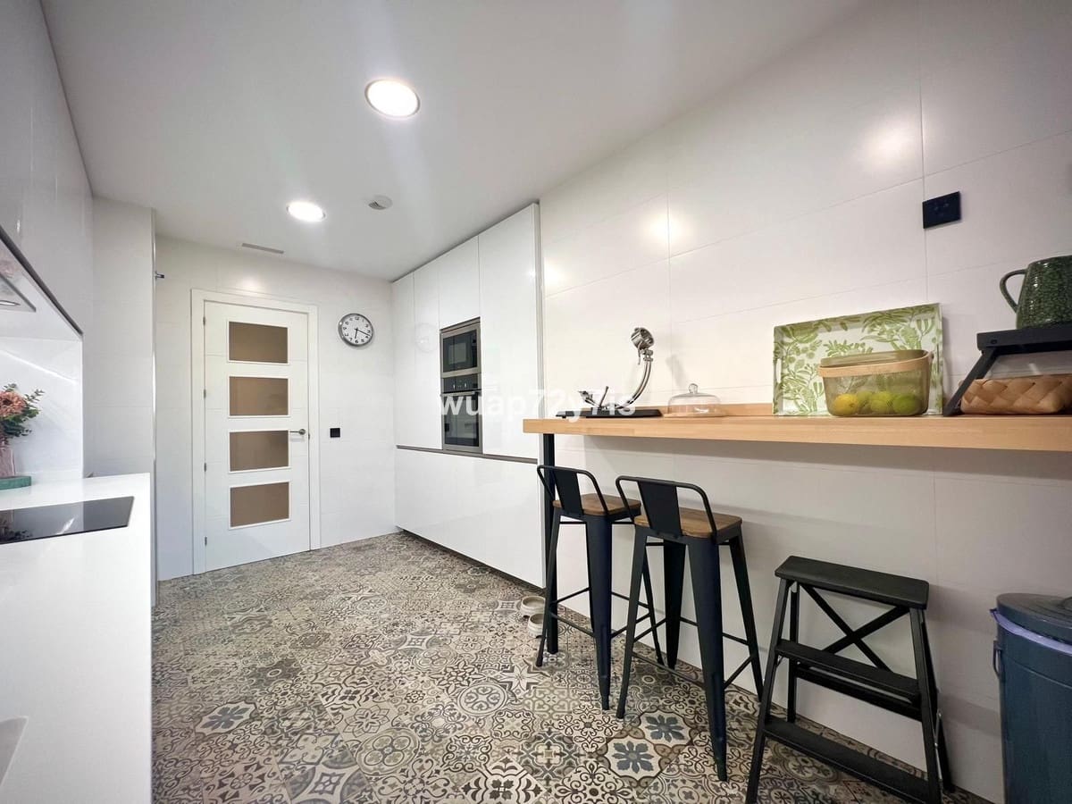 3 bedroom Apartment for sale in Estepona - € 860,000 (Ref: 9099451)