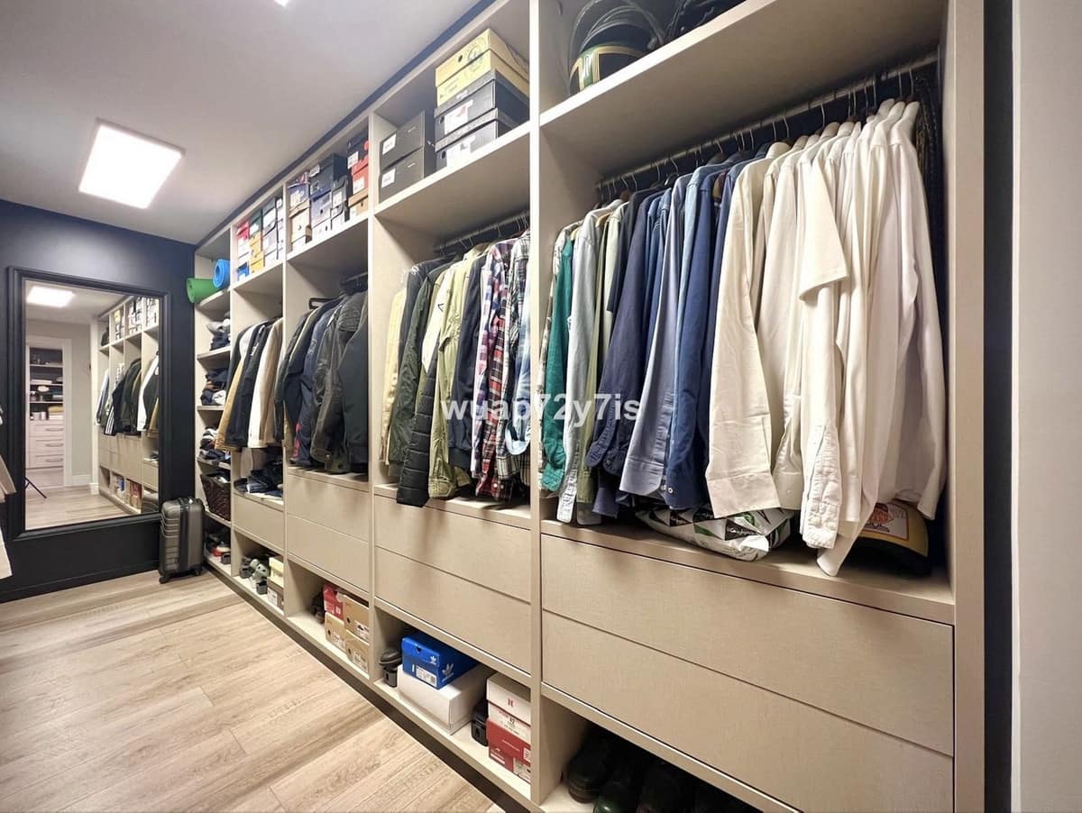 3 bedroom Apartment for sale in Estepona - € 860,000 (Ref: 9099451)