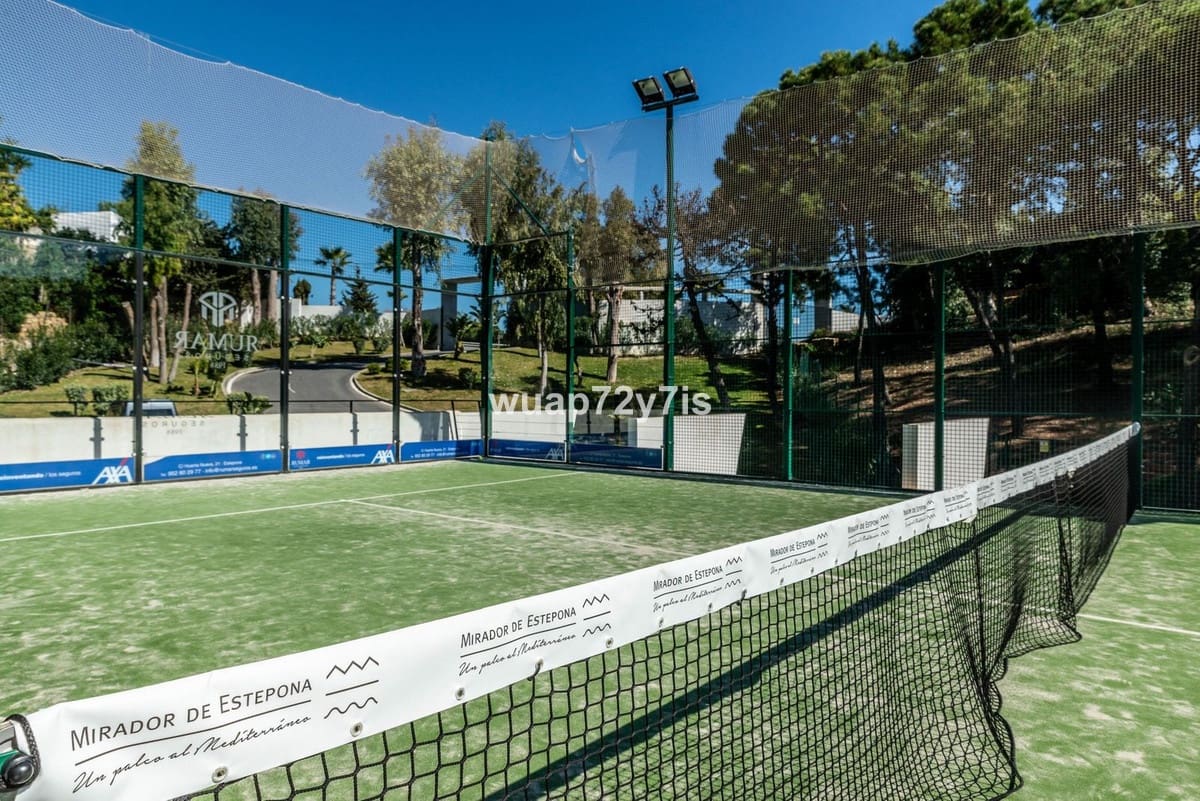 3 bedroom Apartment for sale in Estepona - € 860,000 (Ref: 9099451)