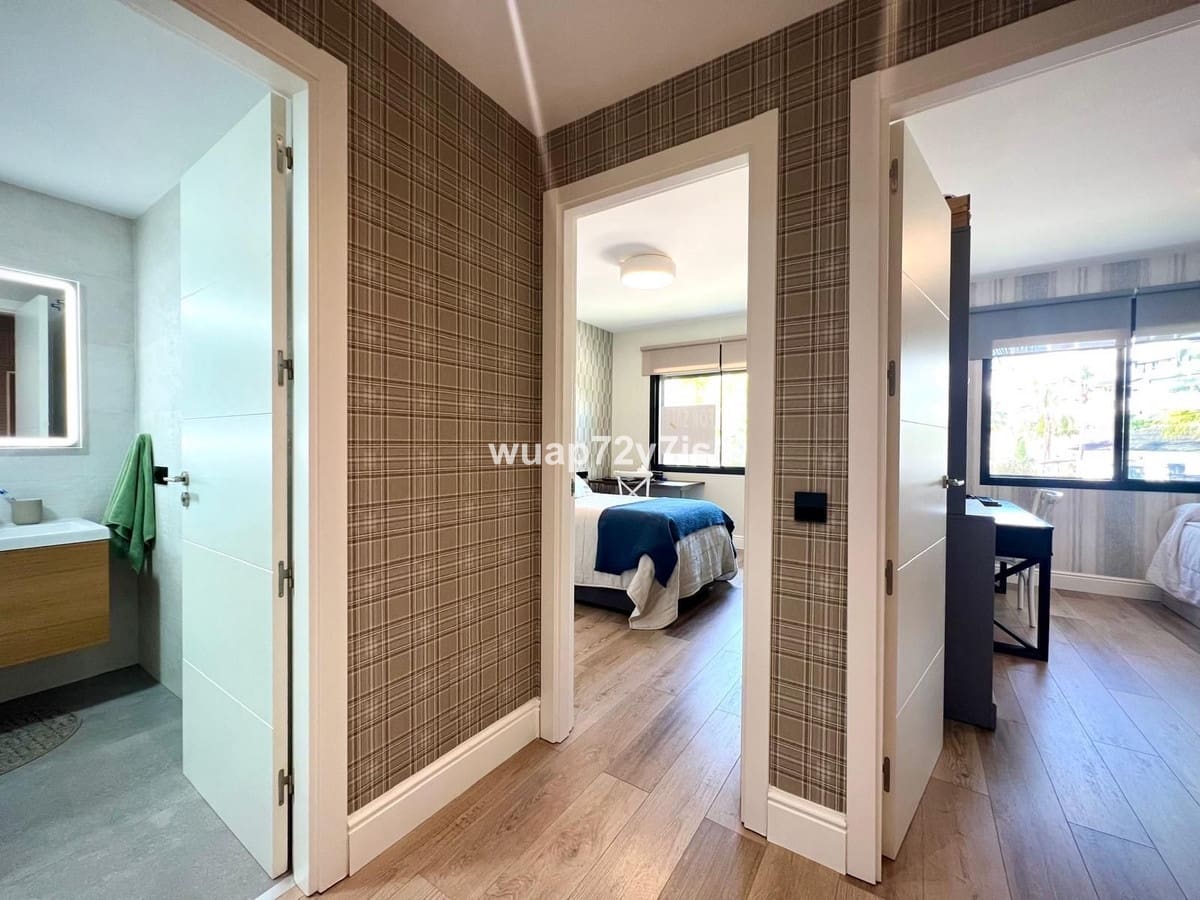 3 bedroom Apartment for sale in Estepona - € 860,000 (Ref: 9099451)