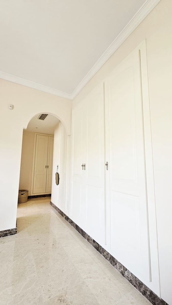 3 bedroom Villa for sale in Estepona with garage - € 950,000 (Ref: 9099456)